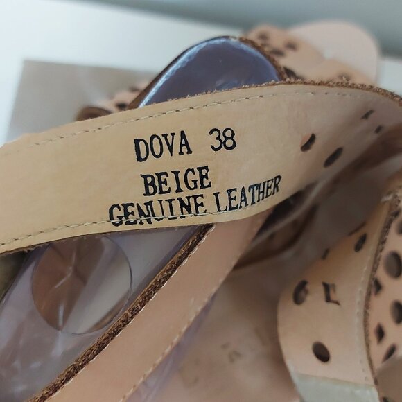 L'Artiste Spring Step Leather Dova Sandals - Size 38 (US 7.5) - Picture 8 of 9